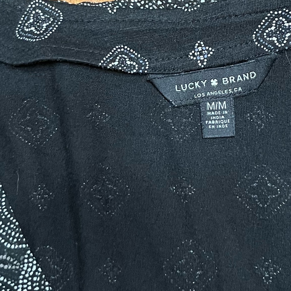 Lucky Brand Mixed Media Black & White Flutter Sleeve Blouse Size Medium - Picture 11 of 15
